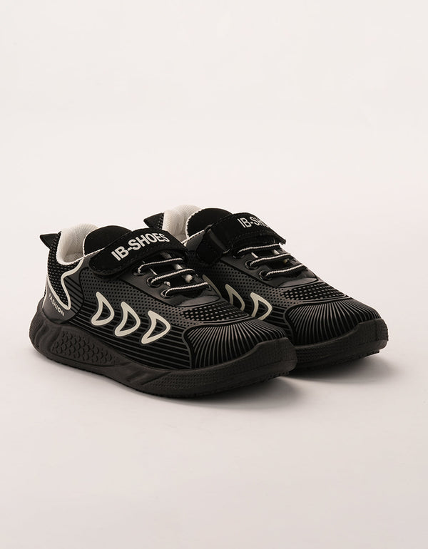 Polar Dash - Kids' Sporty Sneakers in Black and White