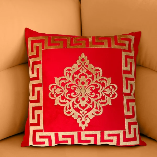 2pcs Laser Applique Filled Velvet Cushion - Red